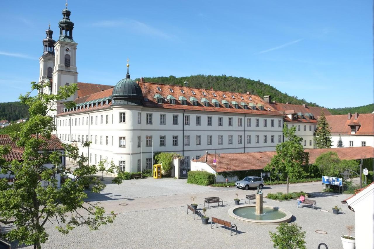 65Qm Wohnung Klosterblick Im Historischen Pfarrhaus Pielenhofen Ngoại thất bức ảnh